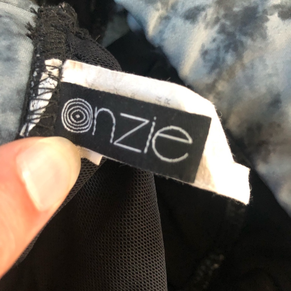 Onzie tie dye criss cross sports bra - Picture 3 of 4
